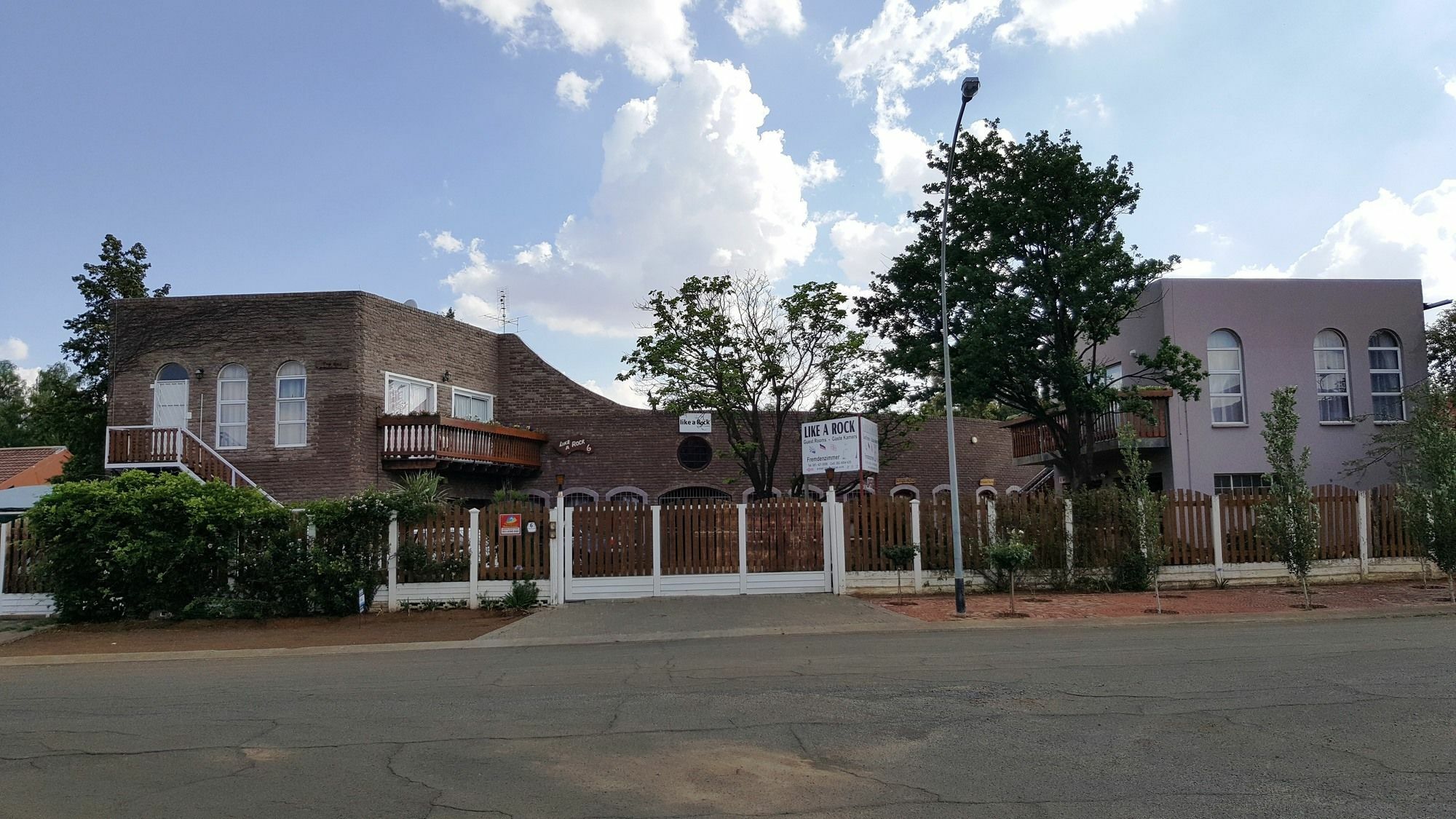 Like A Rock Hotel Bloemfontein Exterior photo